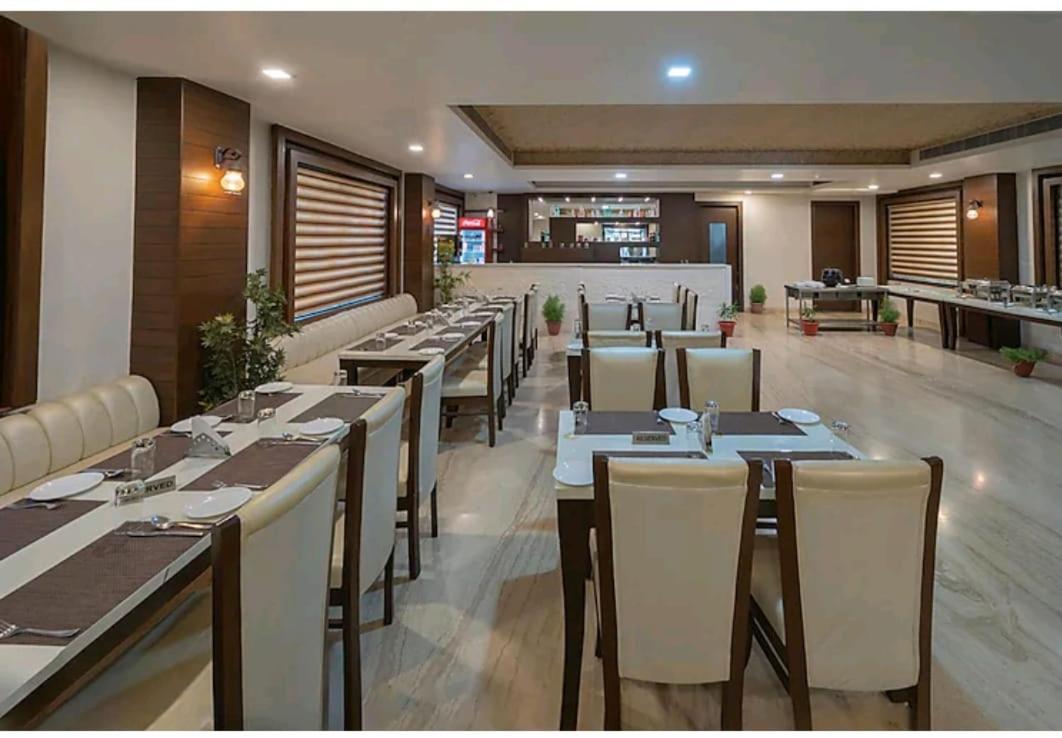Hotel Agra Grande By Goyal Hoteliers Extérieur photo