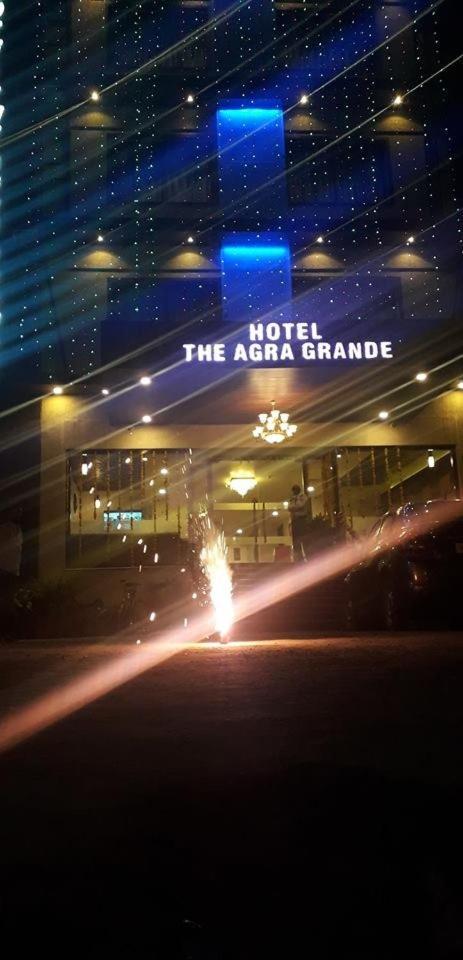 Hotel Agra Grande By Goyal Hoteliers Extérieur photo