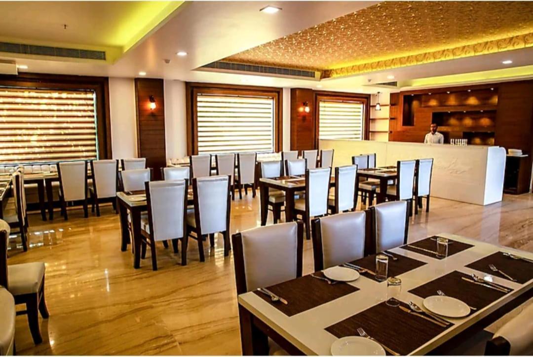 Hotel Agra Grande By Goyal Hoteliers Extérieur photo