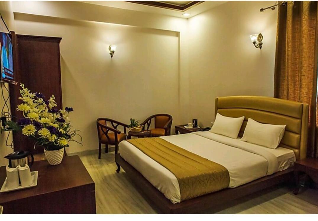 Hotel Agra Grande By Goyal Hoteliers Extérieur photo