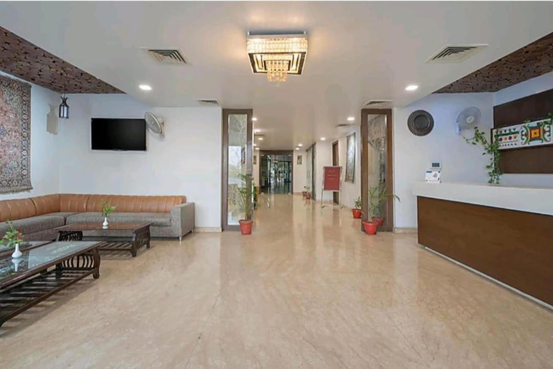 Hotel Agra Grande By Goyal Hoteliers Extérieur photo