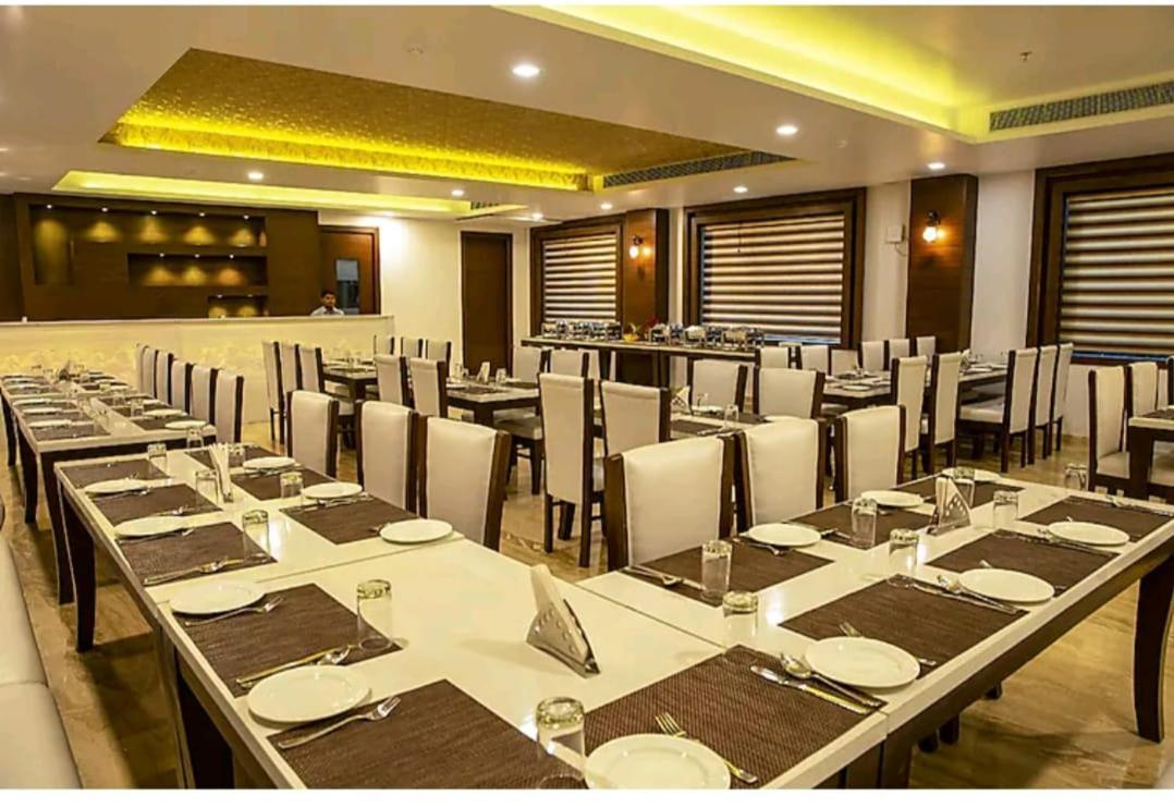 Hotel Agra Grande By Goyal Hoteliers Extérieur photo