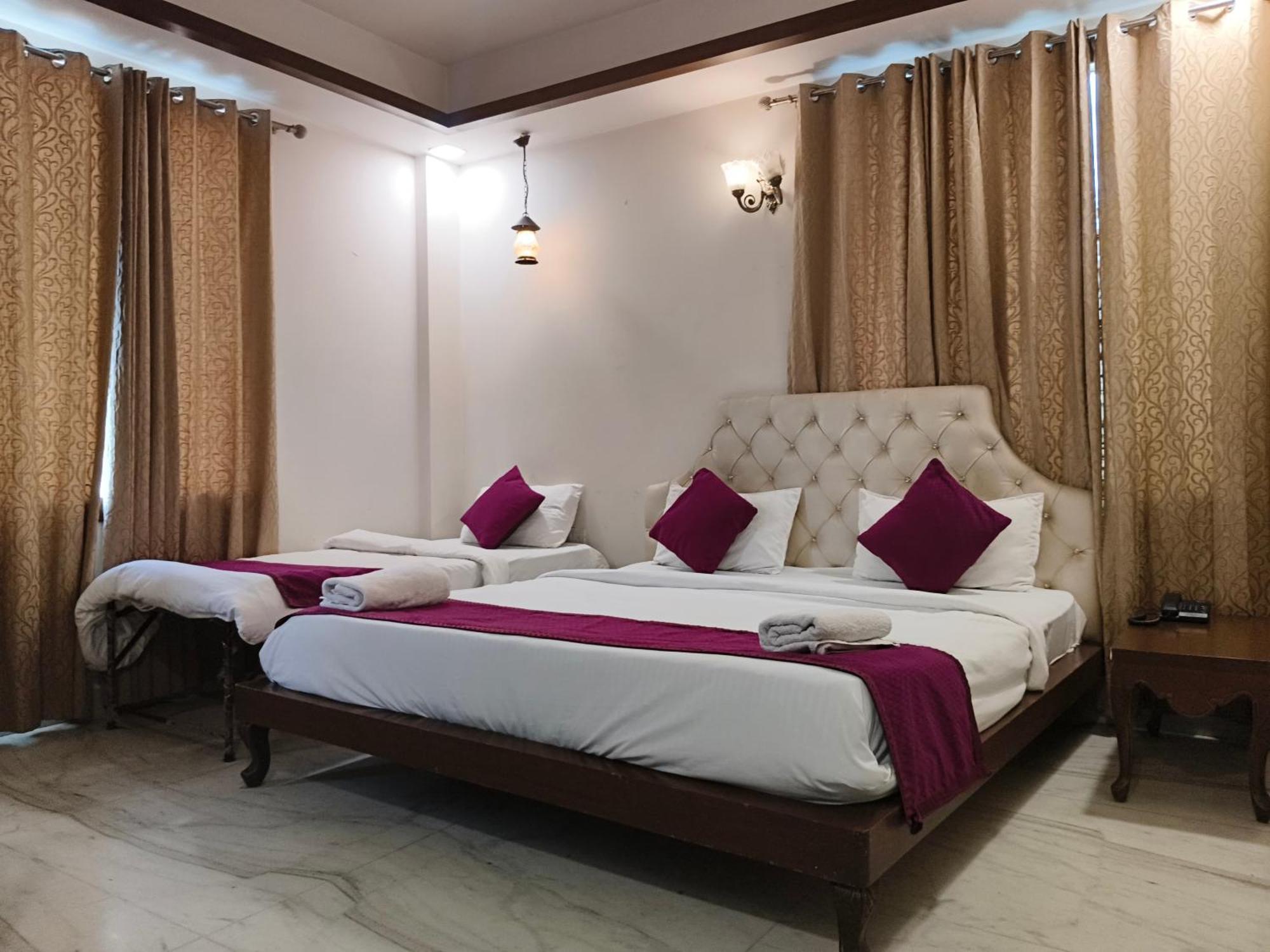 Hotel Agra Grande By Goyal Hoteliers Extérieur photo